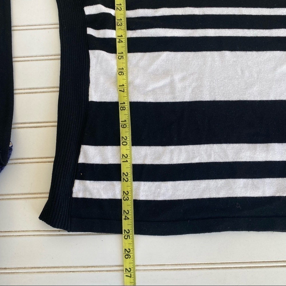 Lightweight pullover sweater Size Large - Picture 8 of 8